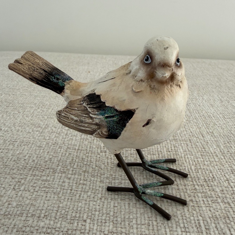 Resin Chickadee Bird Figurine w/Metal Feet Carved Wood Detailed Look Glitter‎